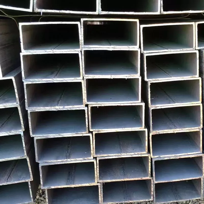 Tubo rectangular negro de pared delgada